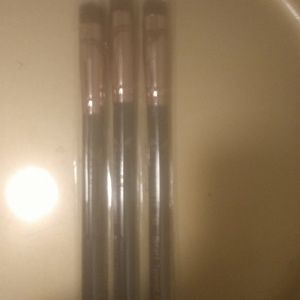 3- Wonder woman Luxie brush. Brand New